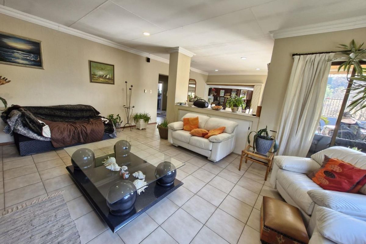 House For Sale in Bryanston, Sandton - Photo 4