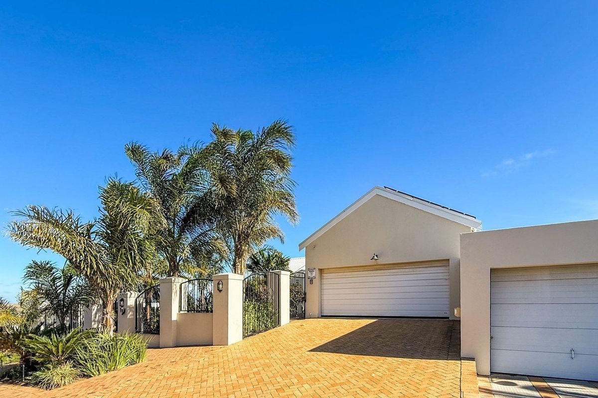 5 Bedroom House For Sale in Plattekloof, Parow - Photo 3