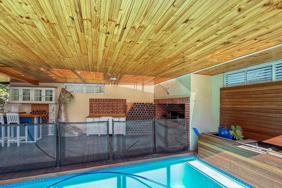 5 Bedroom House For Sale in Plattekloof, Parow - Photo 5