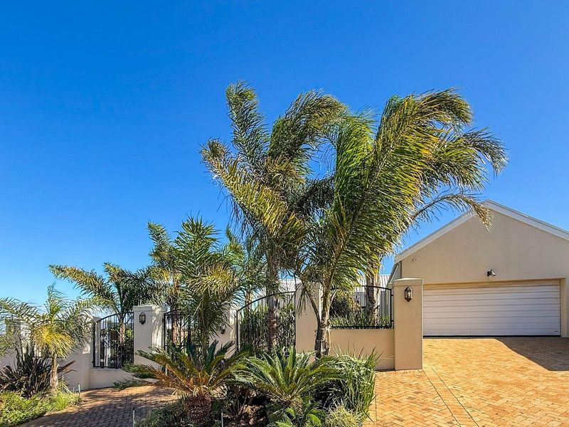 5 Bedroom House For Sale in Plattekloof, Parow - Photo 2