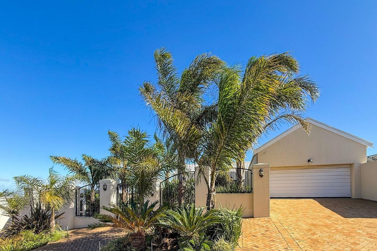 5 Bedroom House For Sale in Plattekloof, Parow - Photo 2