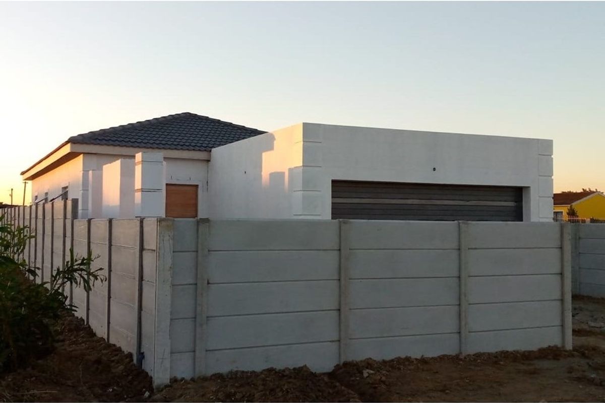 New Plot n Plan 75 sqm WITH DGarage For Sale in Houghton , Eersteriver - Photo 2