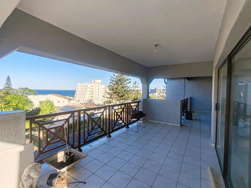 Across the Road from the beach in Ballito, KwaZulu Natal - Photo 10