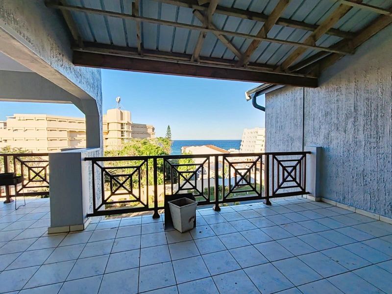 Across the Road from the beach in Ballito, KwaZulu Natal - Photo 8