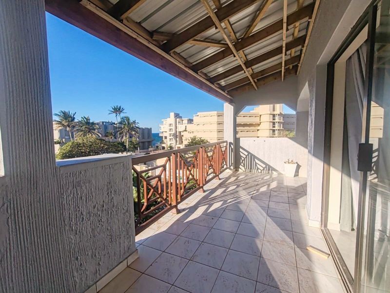 Across the Road from the beach in Ballito, KwaZulu Natal - Photo 7