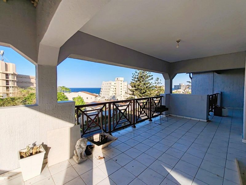 Across the Road from the beach in Ballito, KwaZulu Natal - Photo 5