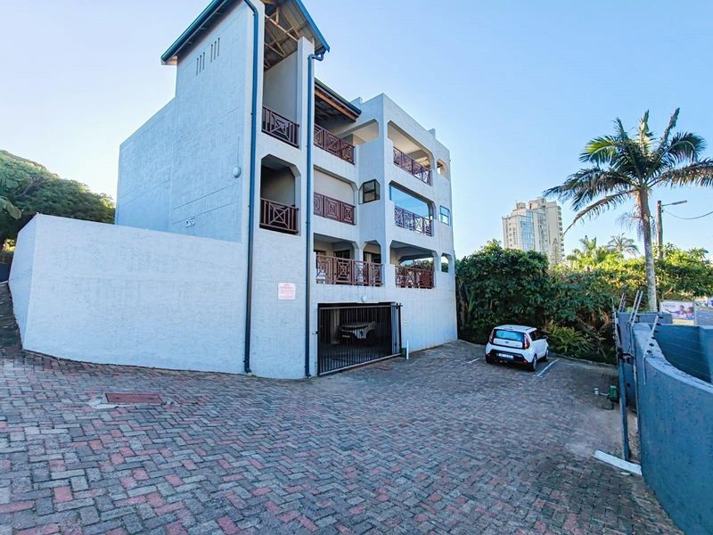 Across the Road from the beach in Ballito, KwaZulu Natal - Photo 3