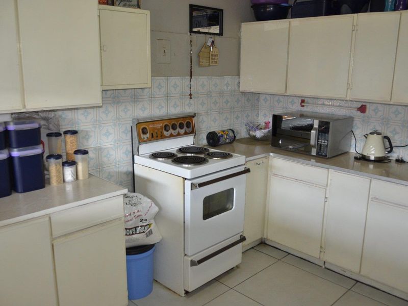 House For Sale in Vanderbijlpark CW 1, Vanderbijlpark CW, Vanderbijlpark - Photo 4