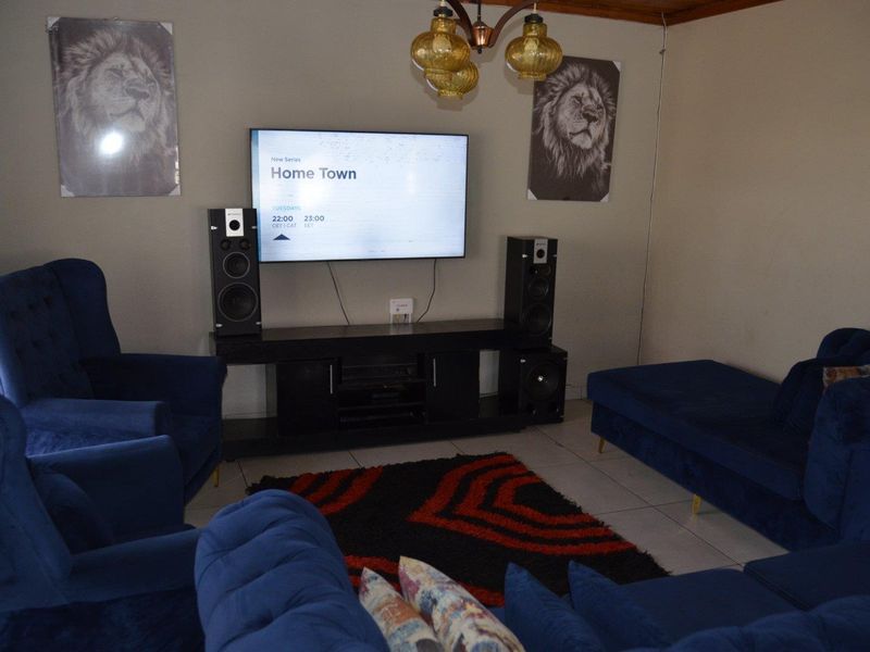 House For Sale in Vanderbijlpark CW 1, Vanderbijlpark CW, Vanderbijlpark - Photo 2