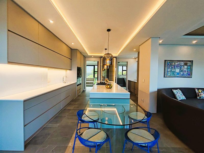 Luxurious Coastal Masterpiece in Camps Bay, Cape Town - Photo 9