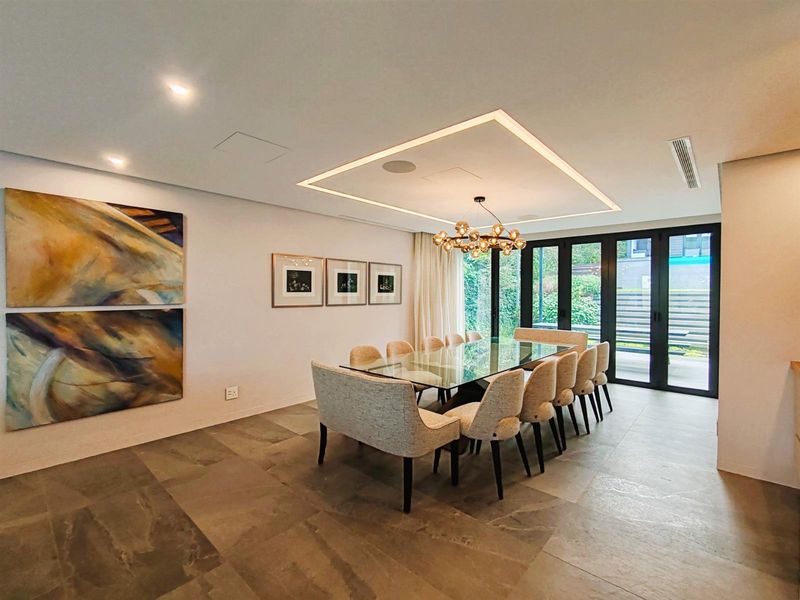 Luxurious Coastal Masterpiece in Camps Bay, Cape Town - Photo 7