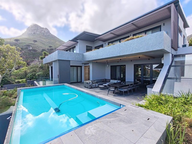 Luxurious Coastal Masterpiece in Camps Bay, Cape Town - Photo 2