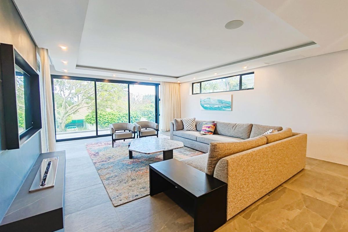 Luxurious Coastal Masterpiece in Camps Bay, Cape Town - Photo 5