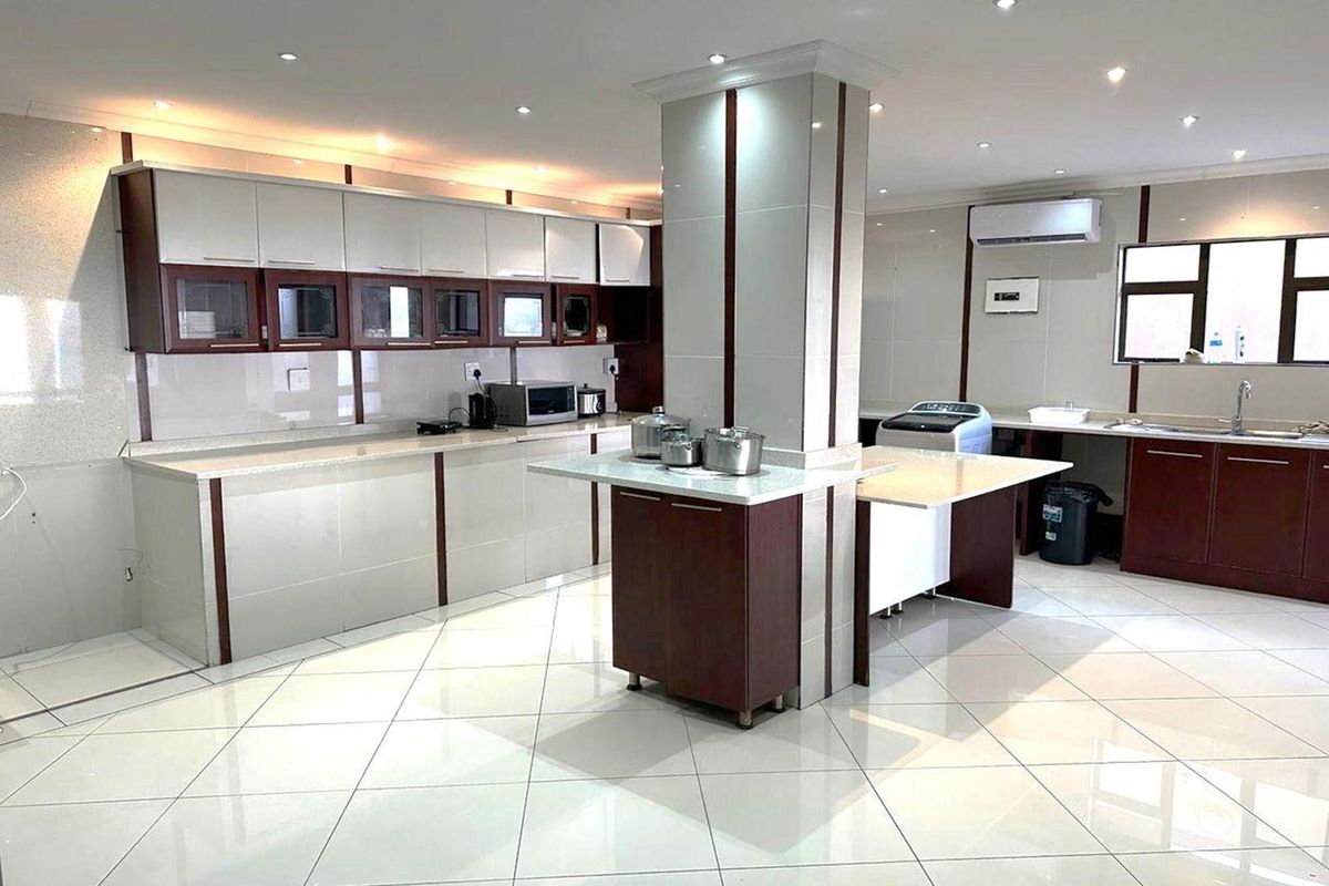 House For Sale in La Lucia, Umhlanga, KwaZulu Natal - Photo 2