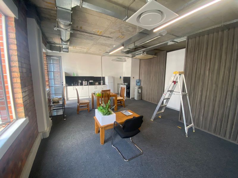 Offices To Let in De Waterkant - Photo 5