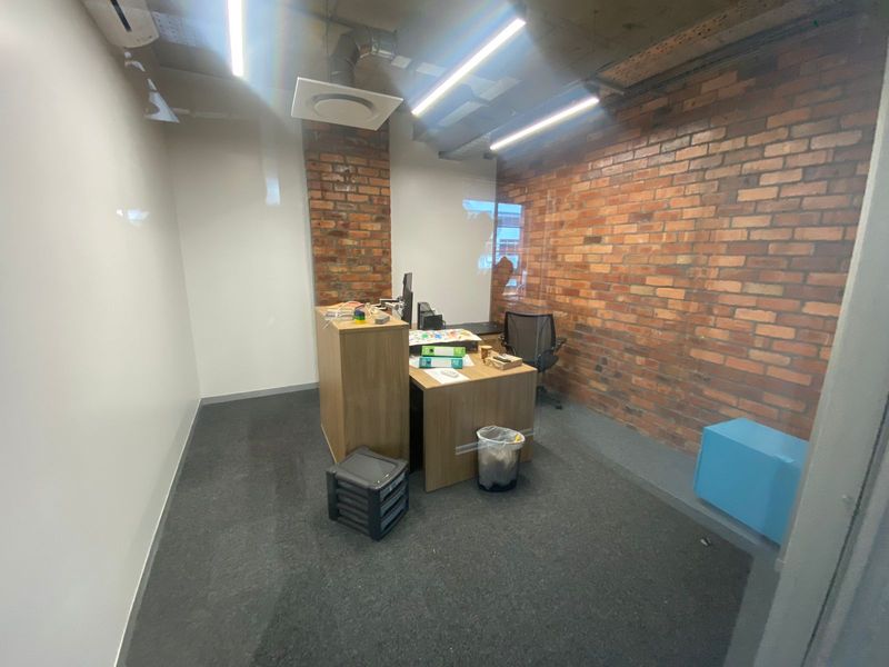 Offices To Let in De Waterkant - Photo 6