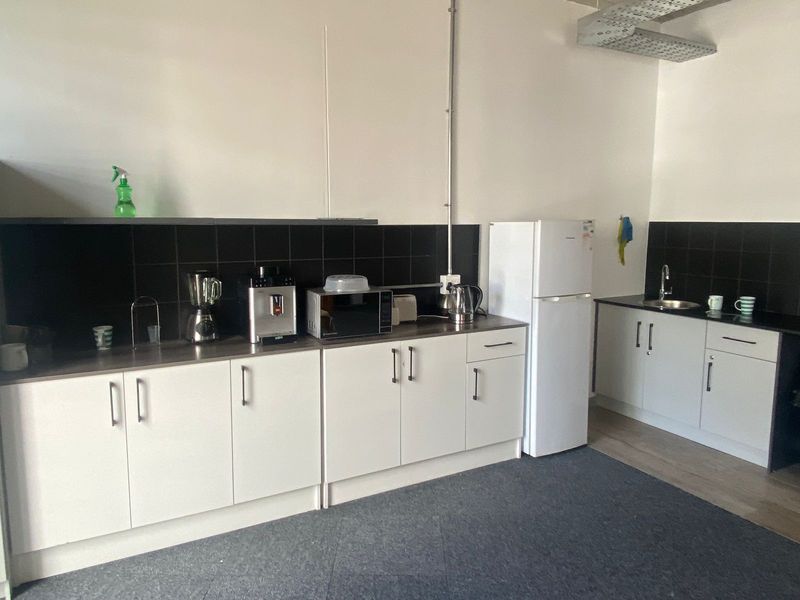 Offices To Let in De Waterkant - Photo 2