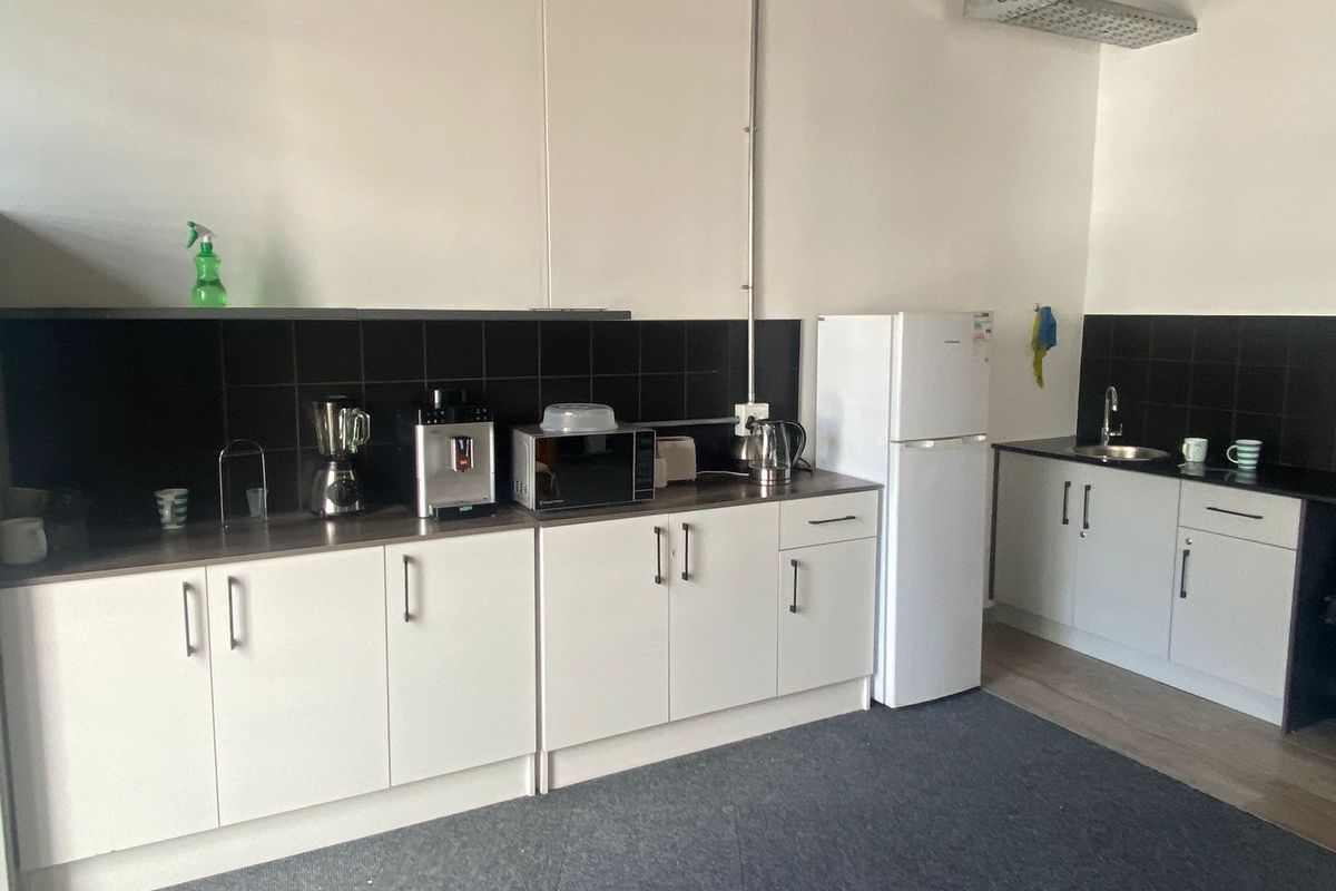 Offices To Let in De Waterkant - Photo 2