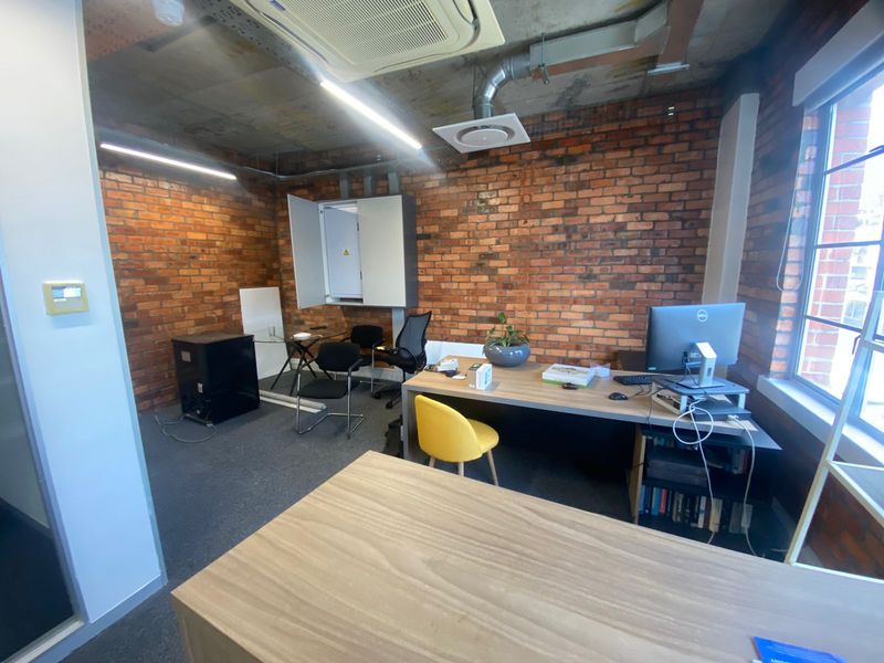 Offices To Let in De Waterkant - Photo 3