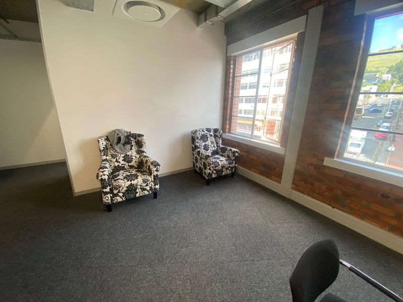 Offices To Let in De Waterkant - Photo 4