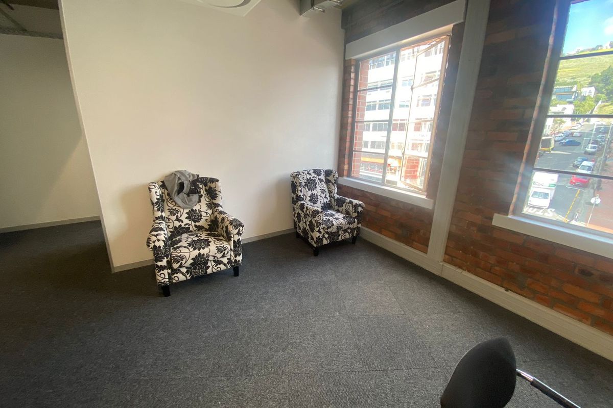 Offices To Let in De Waterkant - Photo 4