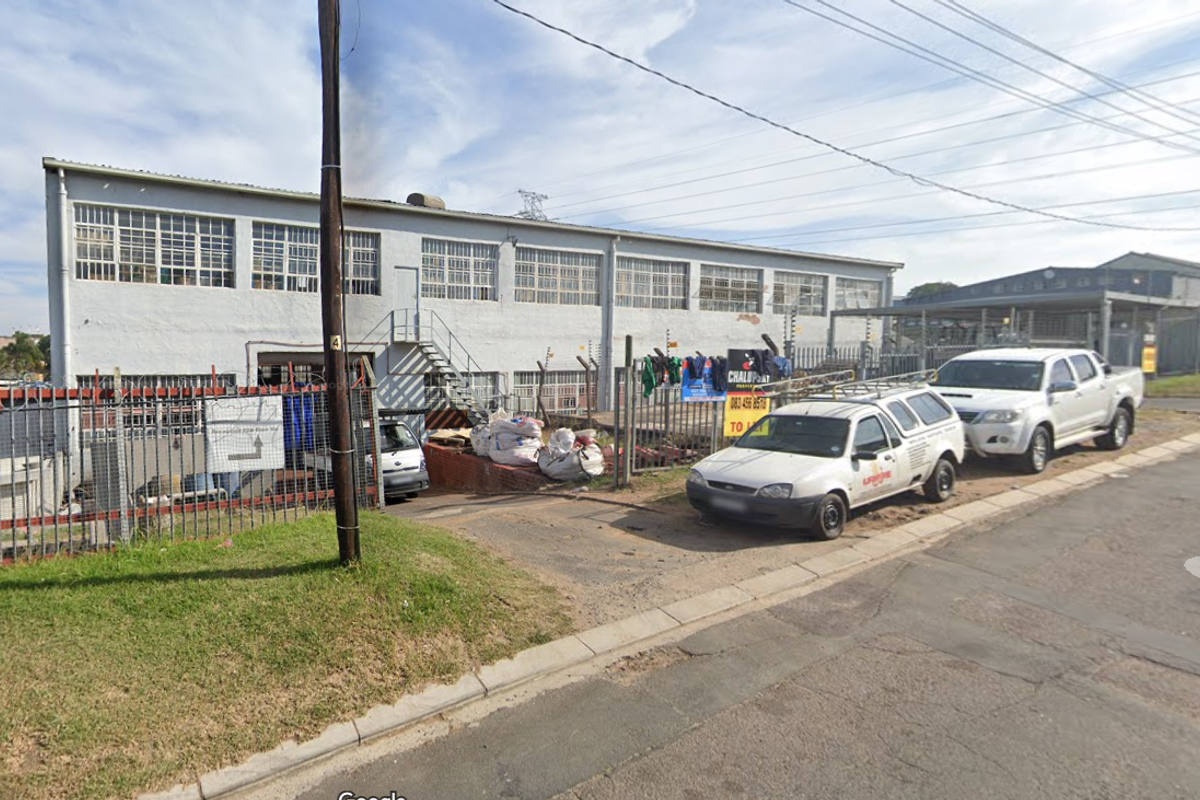 Sale opportunity of prime warehouse space. - Photo 3