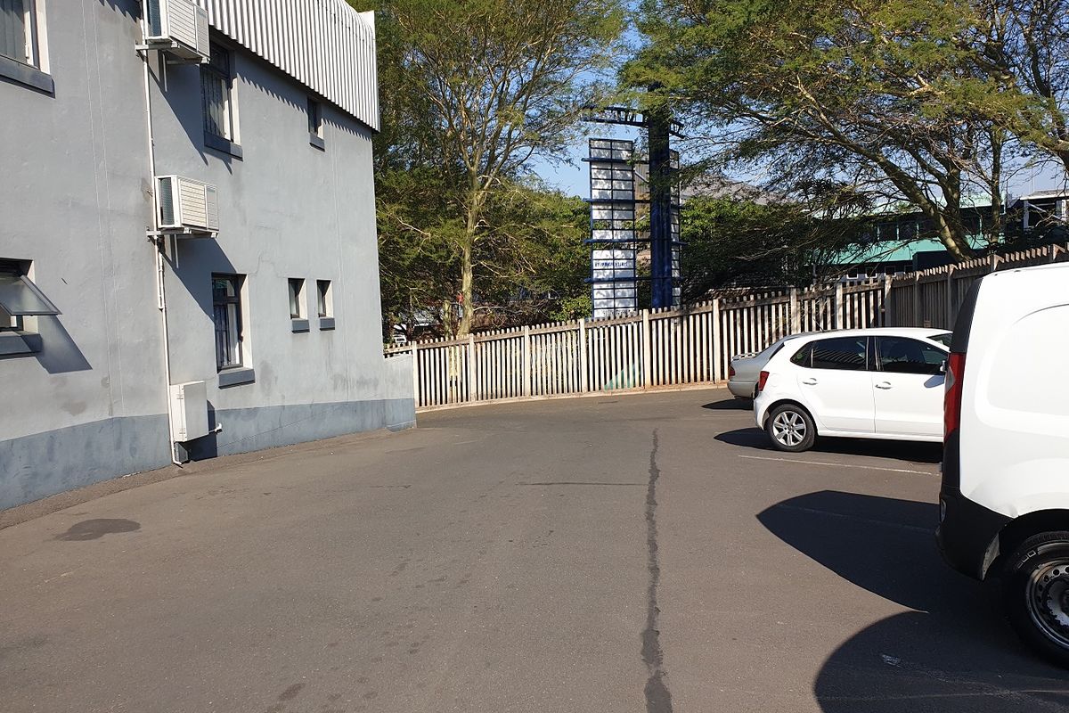 Highly sought after warehouse newly available - Photo 4