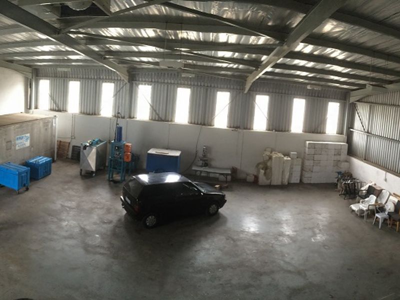 Highly sought after warehouse newly available - Photo 5