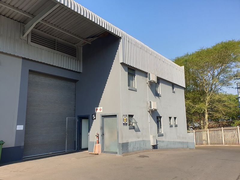 Highly sought after warehouse newly available - Photo 10