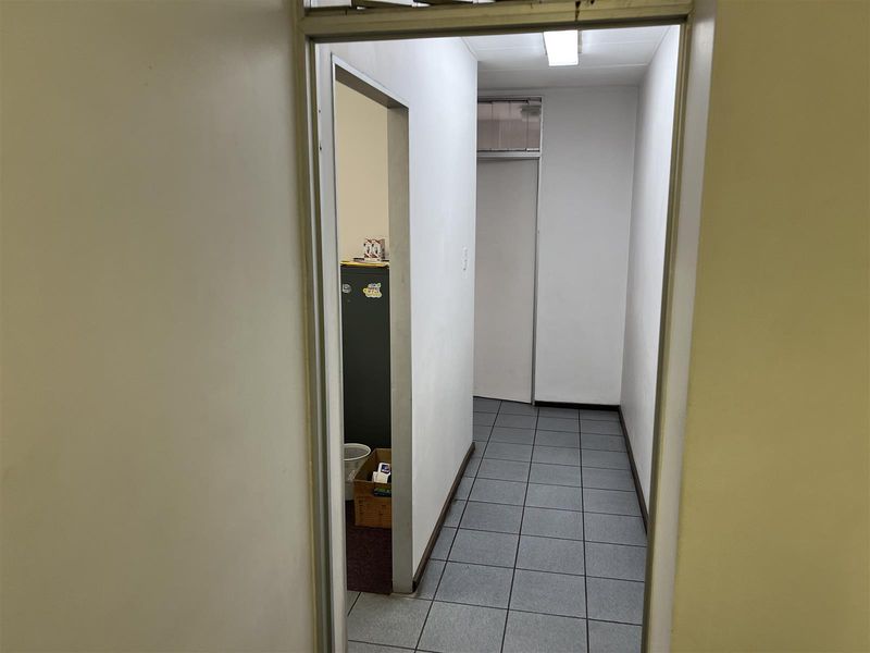 Warehouse to let in New Germany. - Photo 4