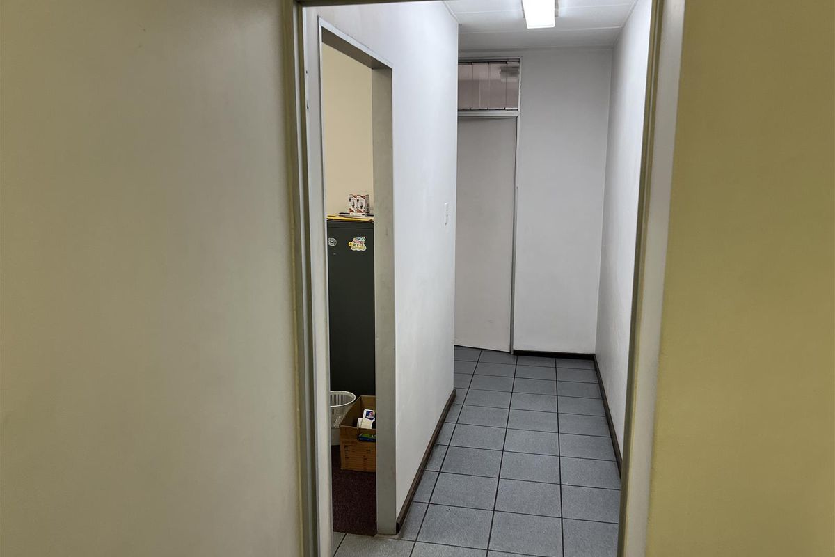 Warehouse to let in New Germany. - Photo 4