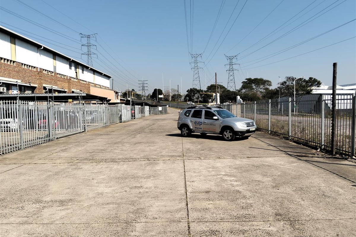 Price Reduced: Warehouse in secure park with private yard. - Photo 2