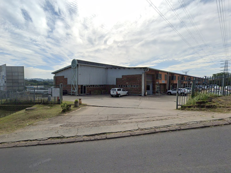 Price Reduced: Warehouse in secure park with private yard. - Photo 6