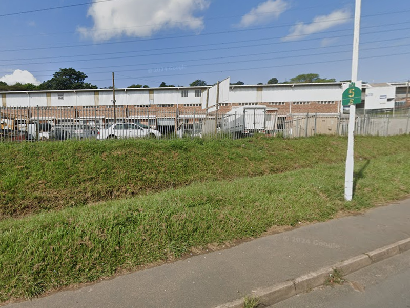 Price Reduced: Warehouse in secure park with private yard. - Photo 10