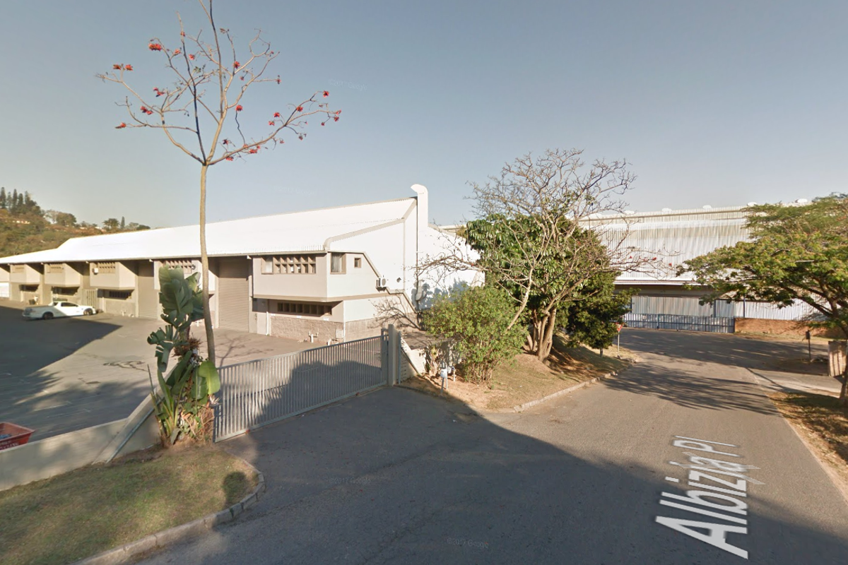 Highly sought after warehouse available to let. - Photo 5