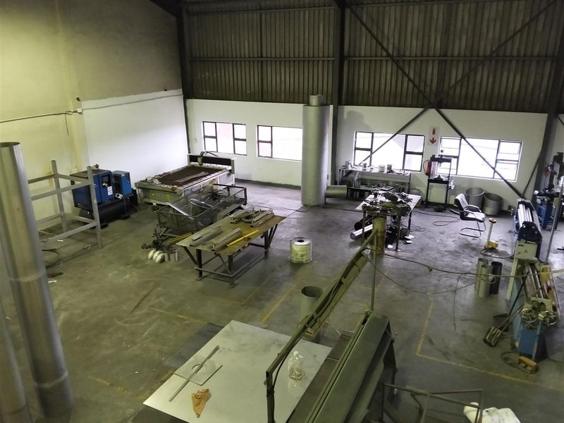 Highly sought after warehouse newly available. - Photo 2