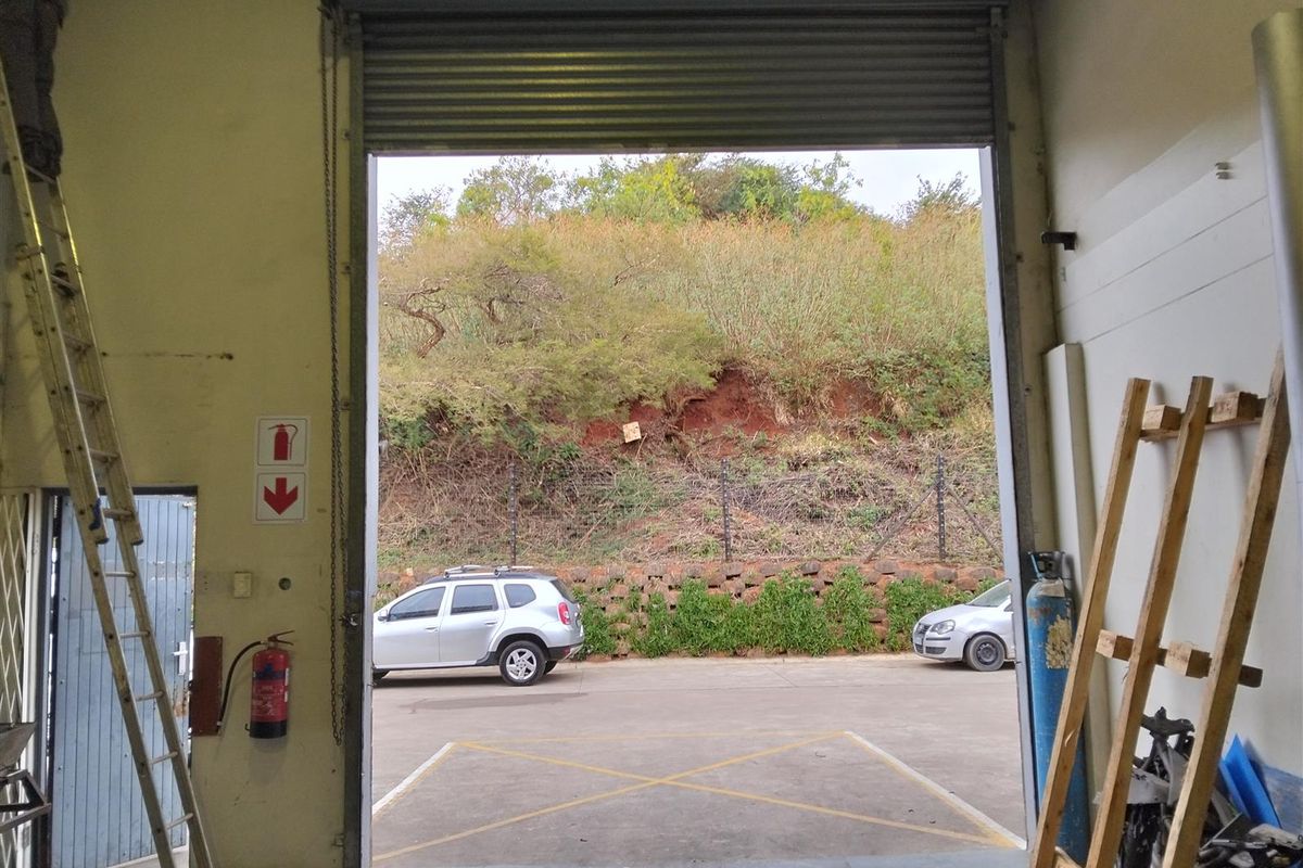 Highly sought after warehouse newly available. - Photo 4