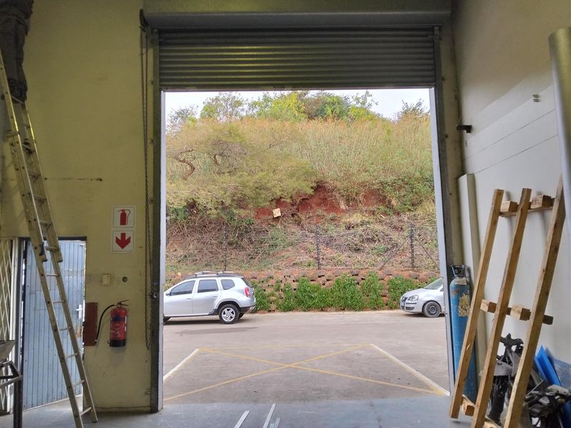 Highly sought after warehouse newly available. - Photo 4