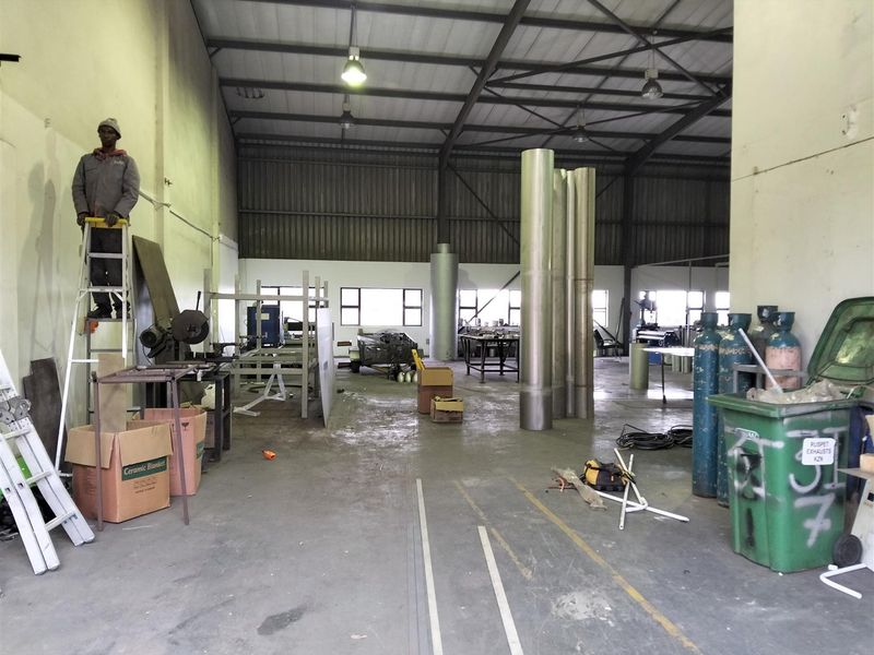 Highly sought after warehouse newly available. - Photo 3