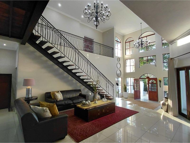 Upmarket 8 Bedroom Rental Apartment Block in Secure Prime Spot, Groenkloof - Photo 10