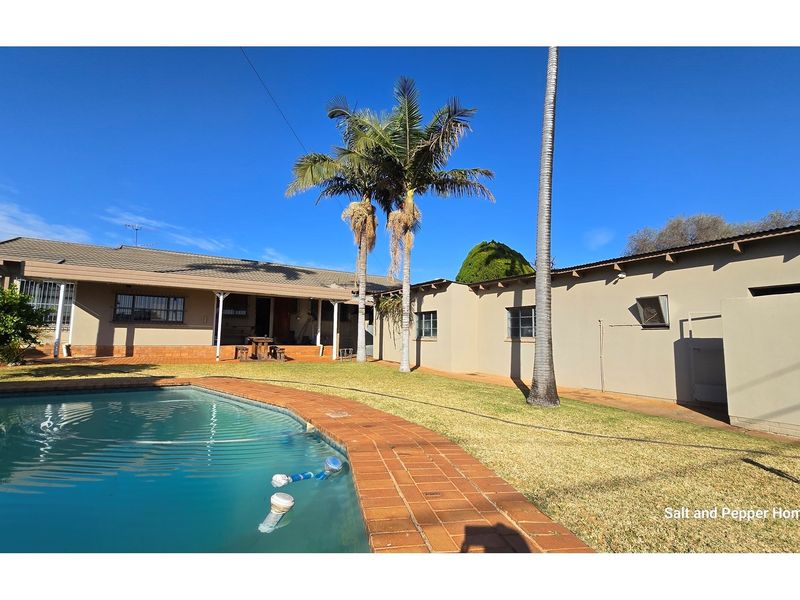 Prime Business Zoned Property For Rent in Sefako Makgatho Drive - Photo 2