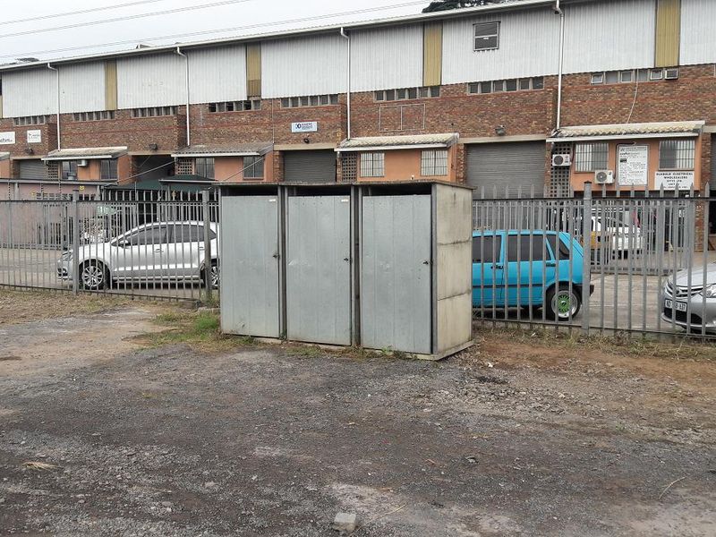 Secure Land with services to let. - Photo 6