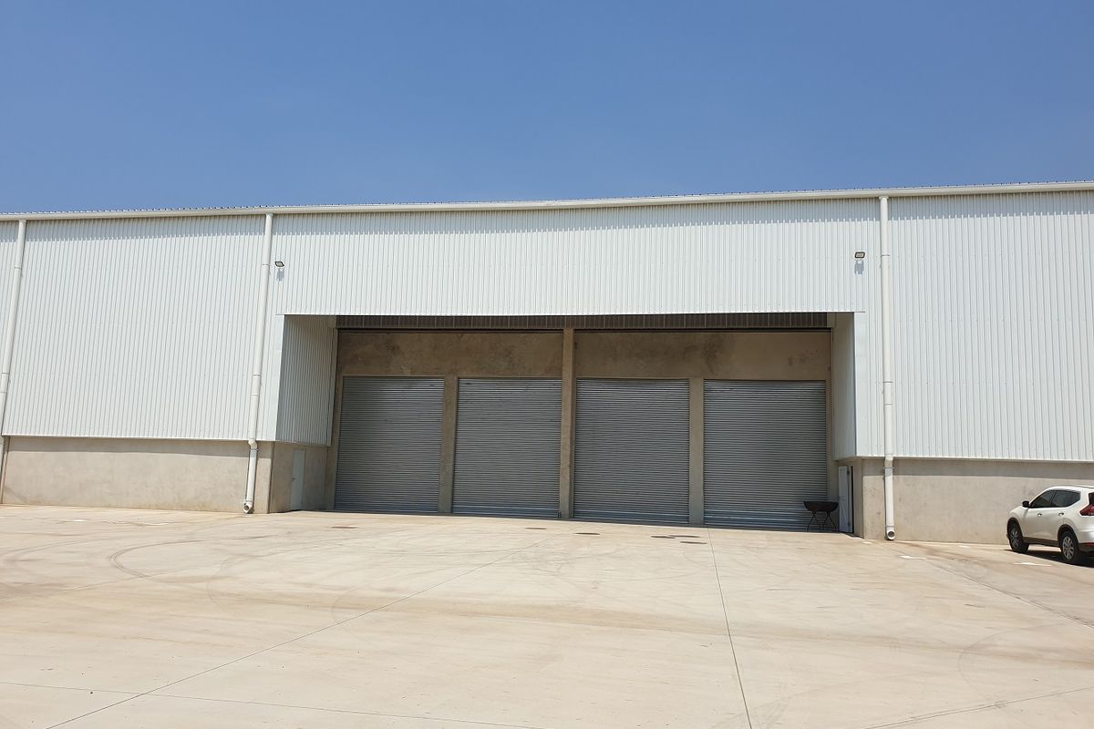Highly sought after secure facility available - Photo 2