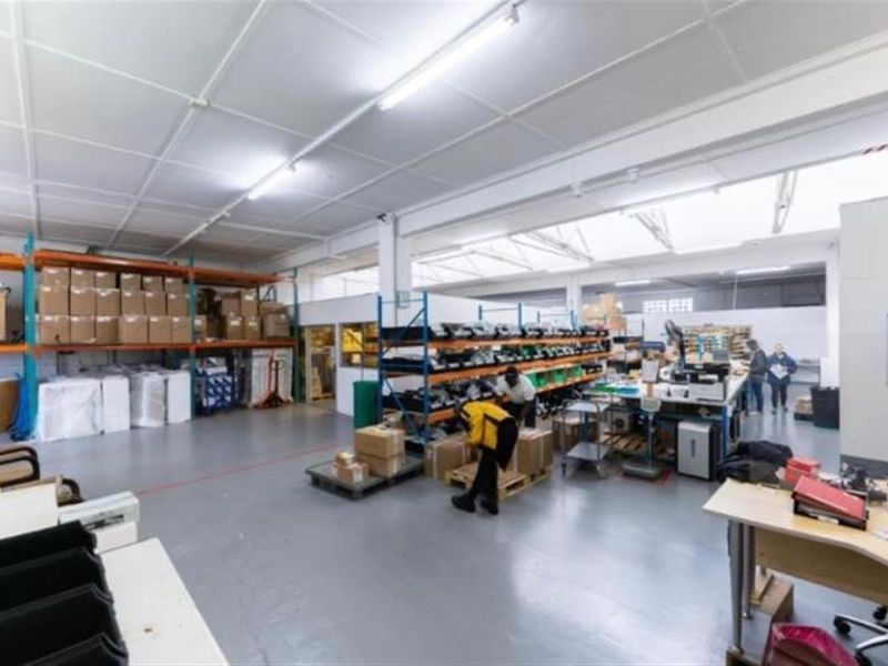 Multi-Use Property To Let - Photo 2