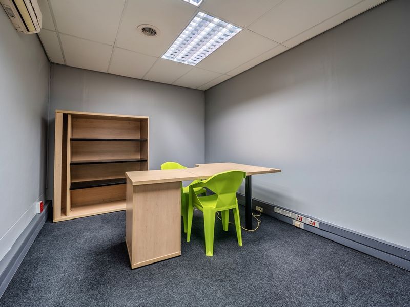 202m2 First-Floor Office | Urban Growth Park, Paarl - Photo 6