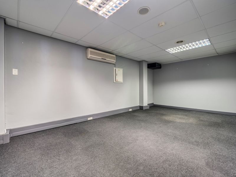 202m2 First-Floor Office | Urban Growth Park, Paarl - Photo 3