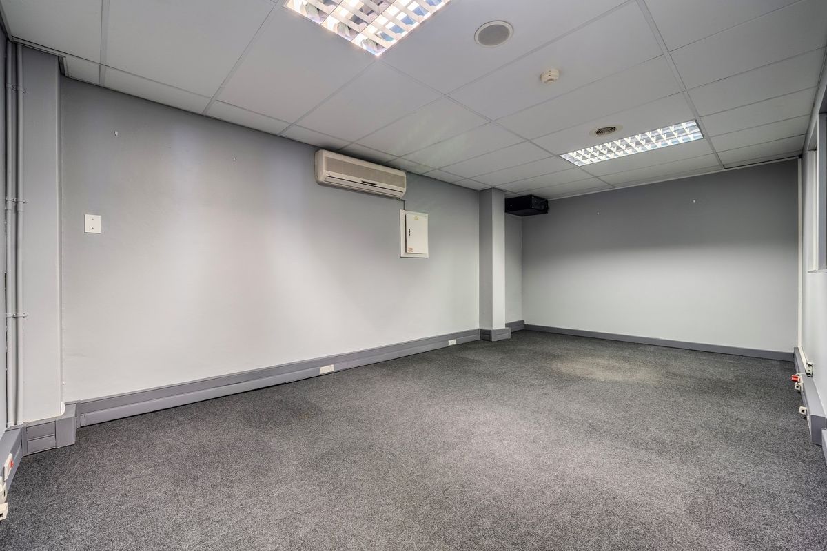 202m2 First-Floor Office | Urban Growth Park, Paarl - Photo 3