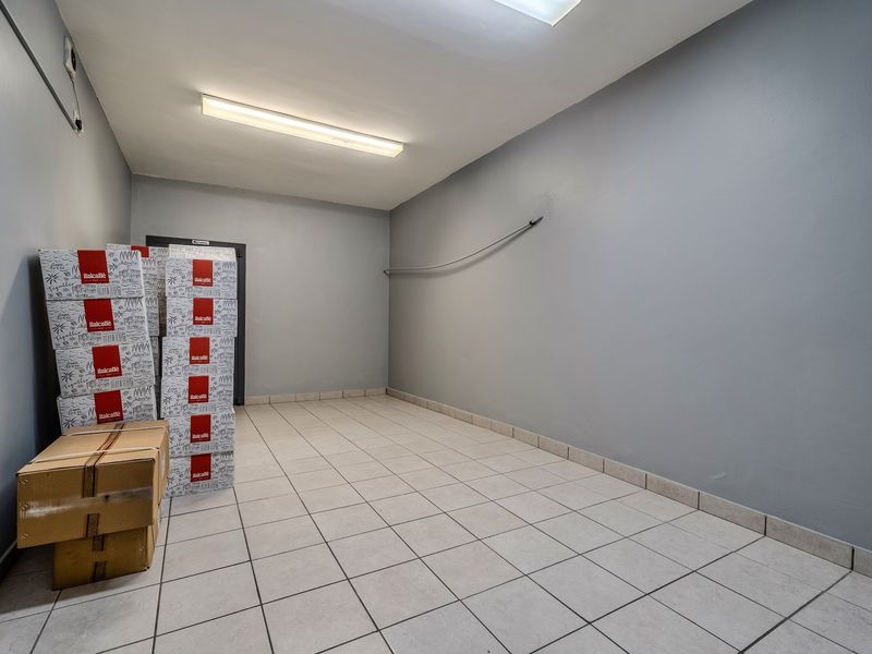 202m2 First-Floor Office | Urban Growth Park, Paarl - Photo 9