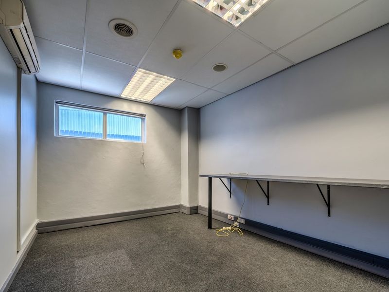 202m2 First-Floor Office | Urban Growth Park, Paarl - Photo 8