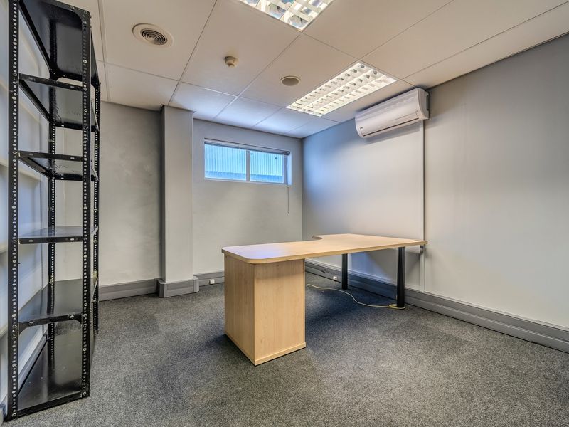 202m2 First-Floor Office | Urban Growth Park, Paarl - Photo 7